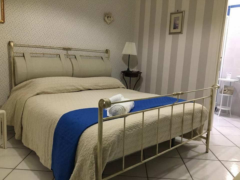 La Tartaruga Bed & Breakfast ซาแลร์โน ภายนอก รูปภาพ