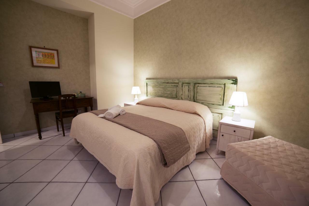 La Tartaruga Bed & Breakfast ซาแลร์โน ภายนอก รูปภาพ