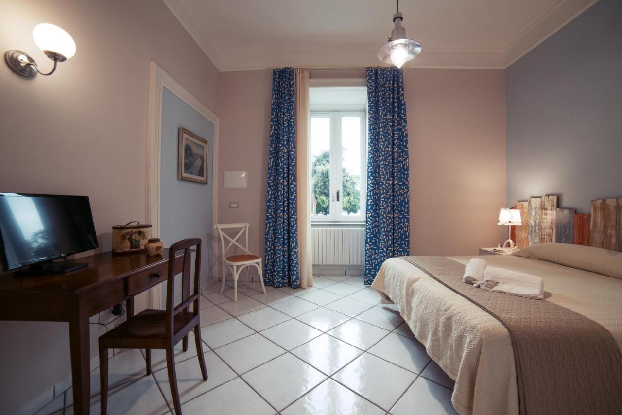 La Tartaruga Bed & Breakfast ซาแลร์โน ภายนอก รูปภาพ