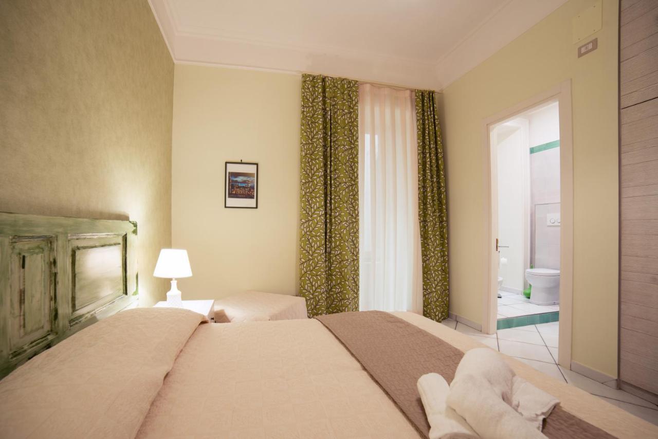 La Tartaruga Bed & Breakfast ซาแลร์โน ภายนอก รูปภาพ