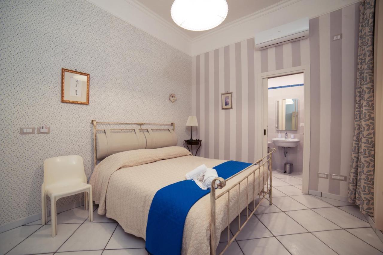 La Tartaruga Bed & Breakfast ซาแลร์โน ภายนอก รูปภาพ